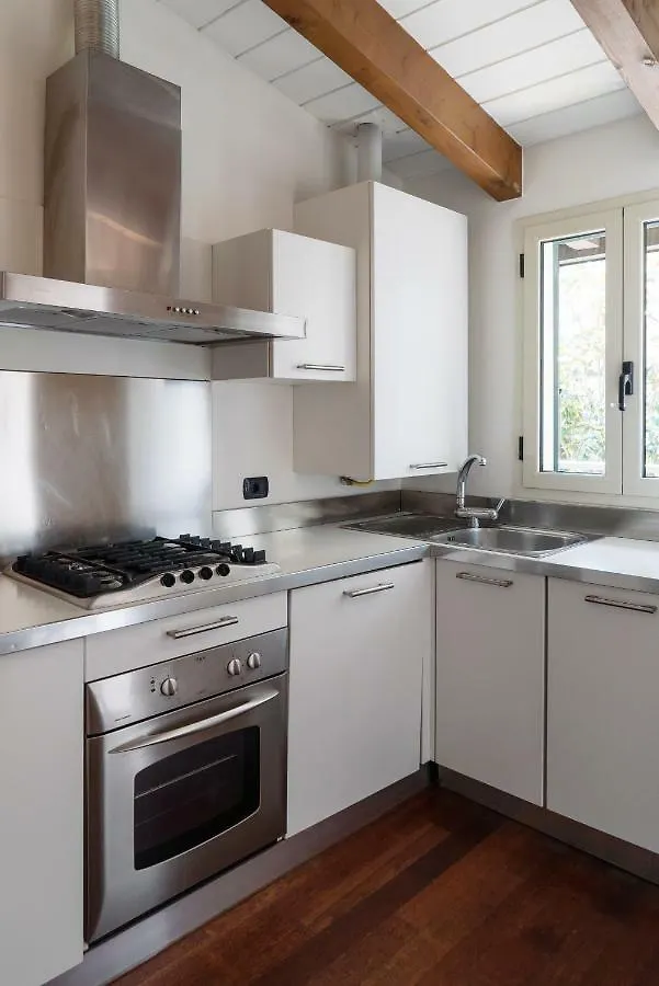 Large Apartment In Milan Center