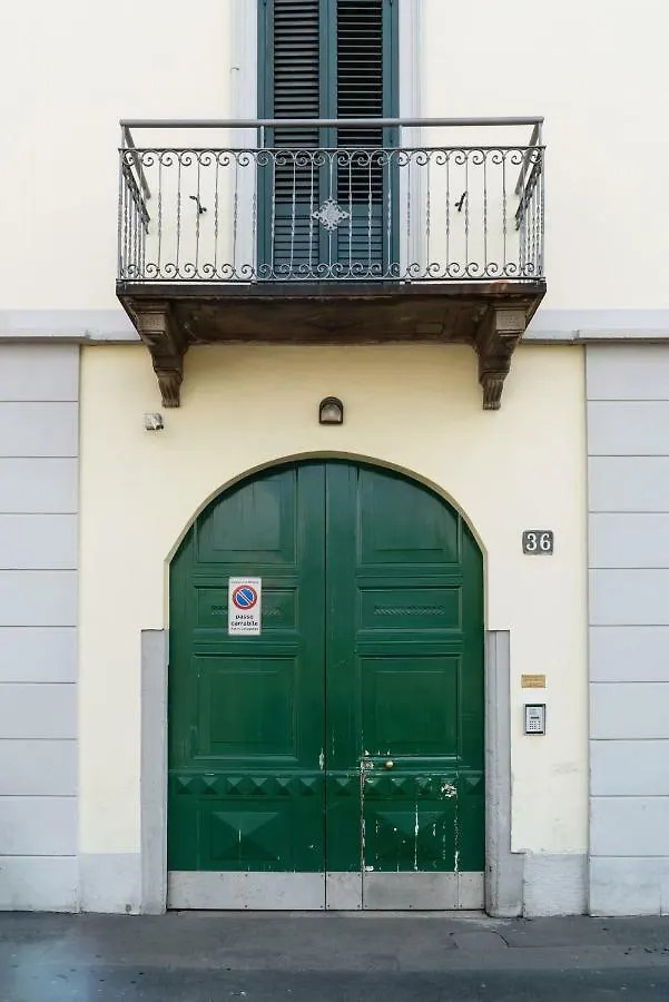 Large Apartment In Milan Center
