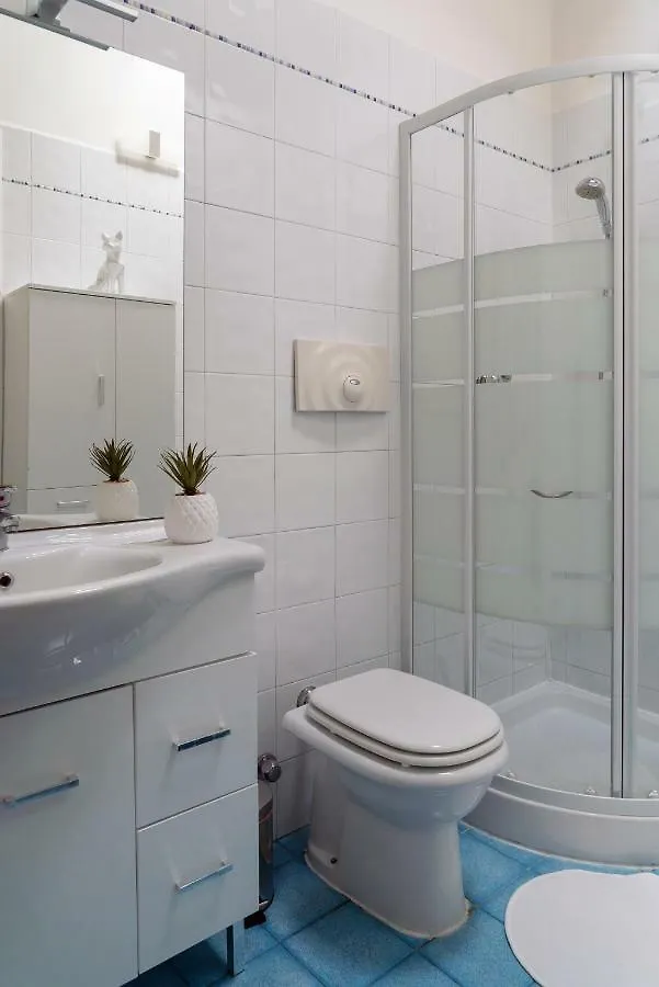 Large Apartment In Milan Center